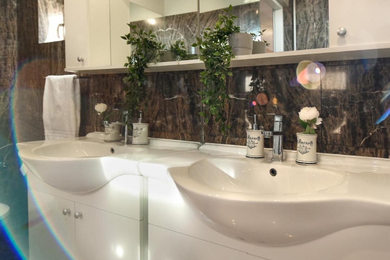 New - Elegant Duplex With Amazing View & Balcony - Homey Residence Букурещ Екстериор снимка